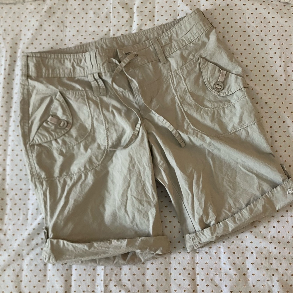 Columbia Light Gray Casual Shorts